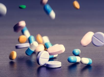 Pandemiefolgen bei Kindern und Jugendlichen, Pillen statt Psychotherapie? Pandemiefolgen bei Kindern und Jugendlichen, Pillen statt Psychotherapie?